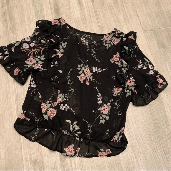 Lily White black floral top - Picture 7 of 7